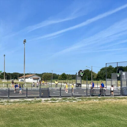 Terrain de sport multijeux, basketball, football, handball, sécurisé